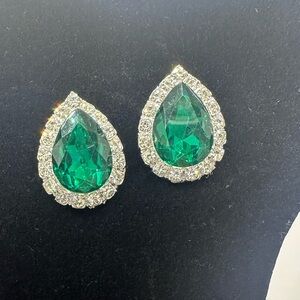 Elegant Green Retro Teardrop Stud Earrings